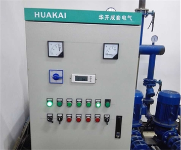 安裝，調(diào)試中的換熱機(jī)組電器柜